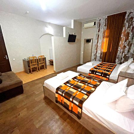 Safar Hotel Tashkent Esterno foto