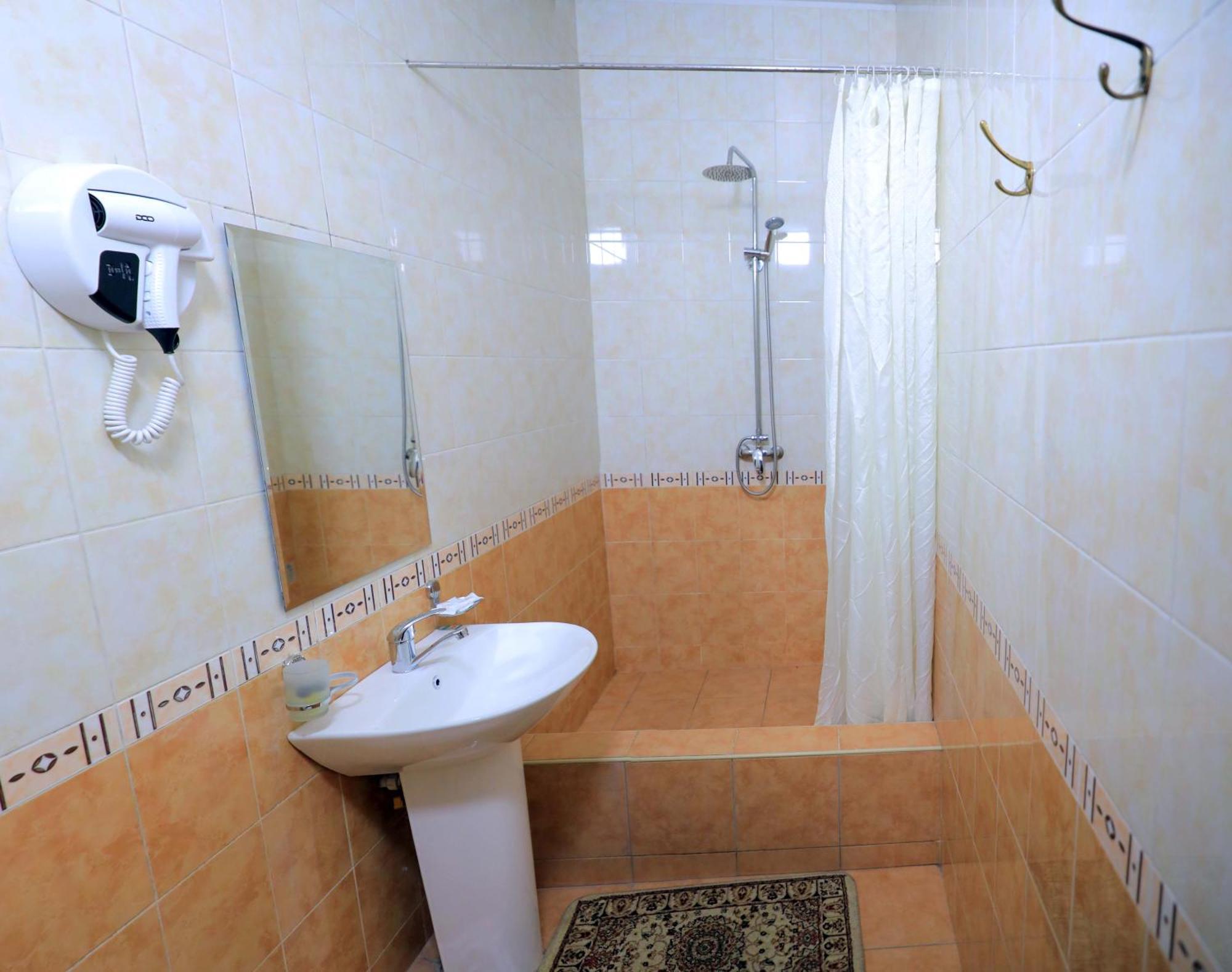 Safar Hotel Tashkent Esterno foto